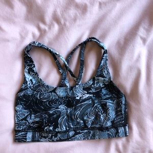 Lululemon sports bra